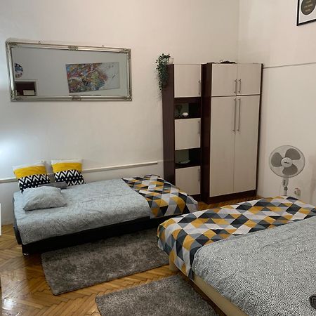 Small Cosy Apartment Near The Famous Westend City Center 布达佩斯 外观 照片