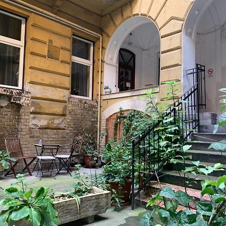 Small Cosy Apartment Near The Famous Westend City Center 布达佩斯 外观 照片