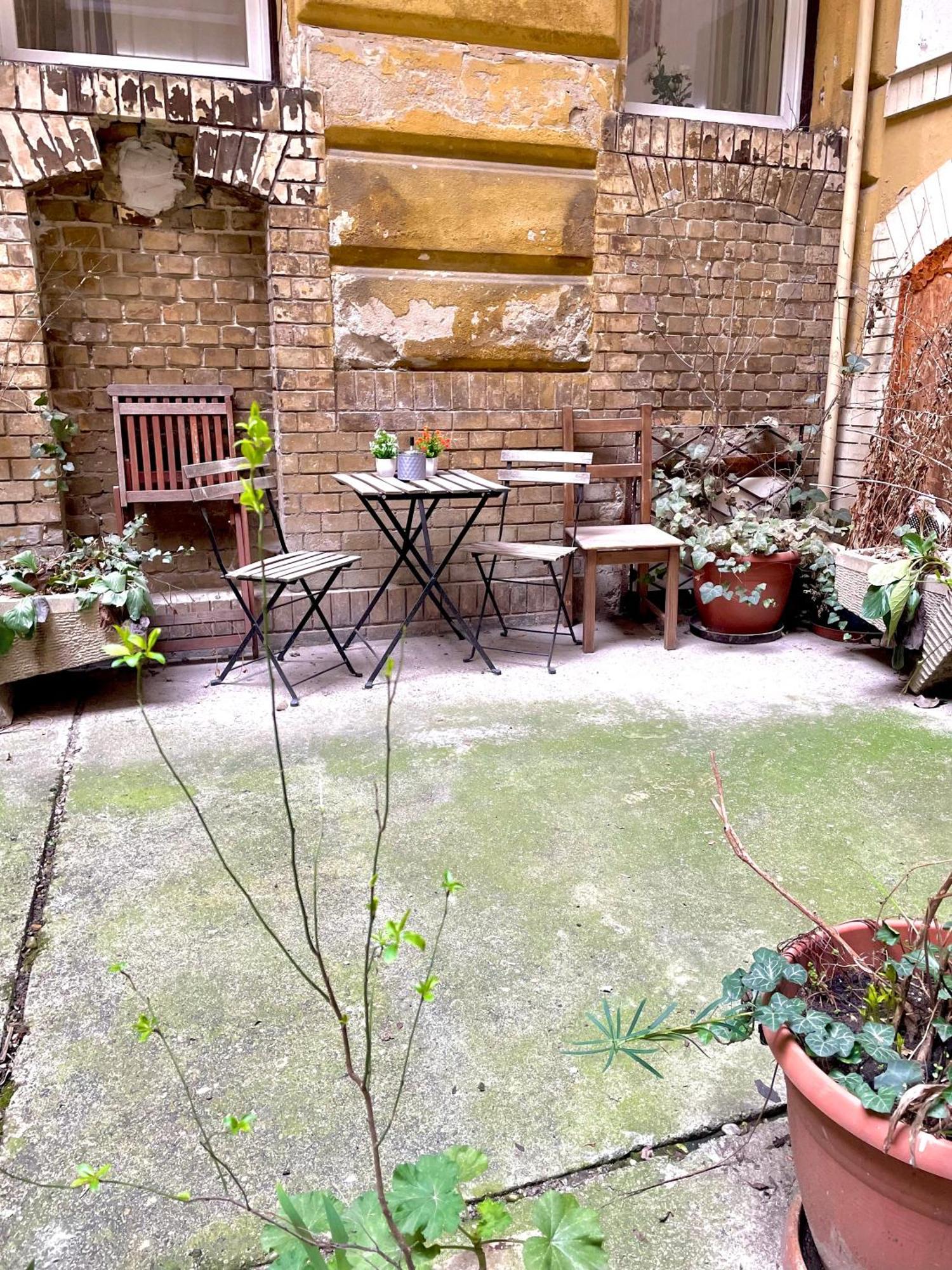 Small Cosy Apartment Near The Famous Westend City Center 布达佩斯 外观 照片