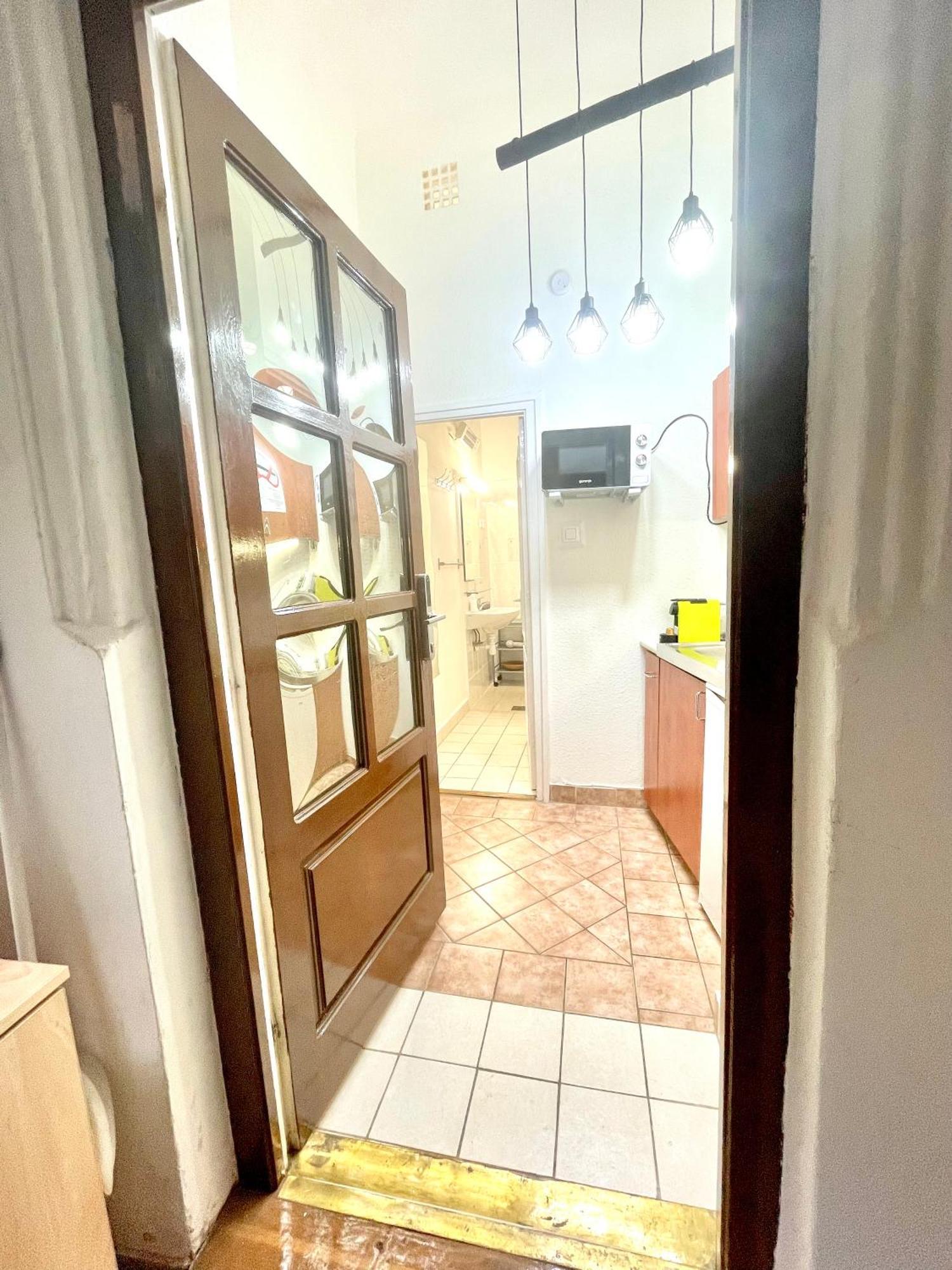Small Cosy Apartment Near The Famous Westend City Center 布达佩斯 外观 照片