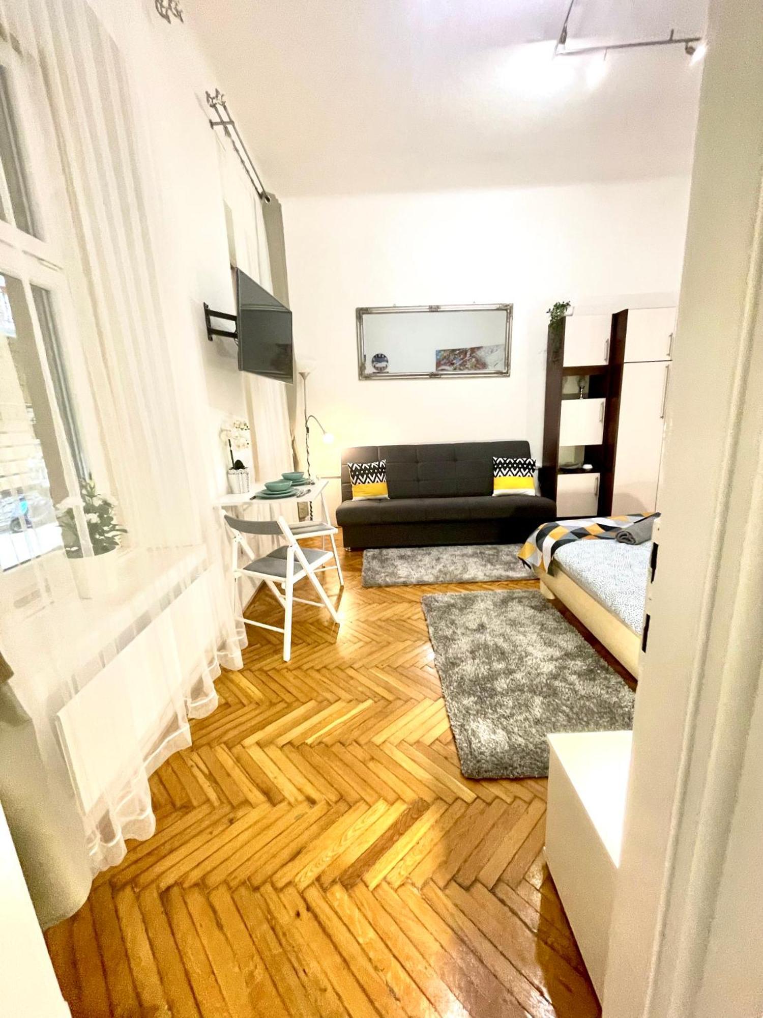 Small Cosy Apartment Near The Famous Westend City Center 布达佩斯 外观 照片