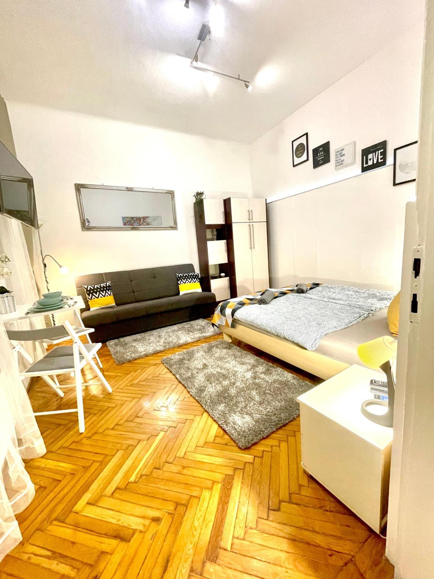 Small Cosy Apartment Near The Famous Westend City Center 布达佩斯 外观 照片