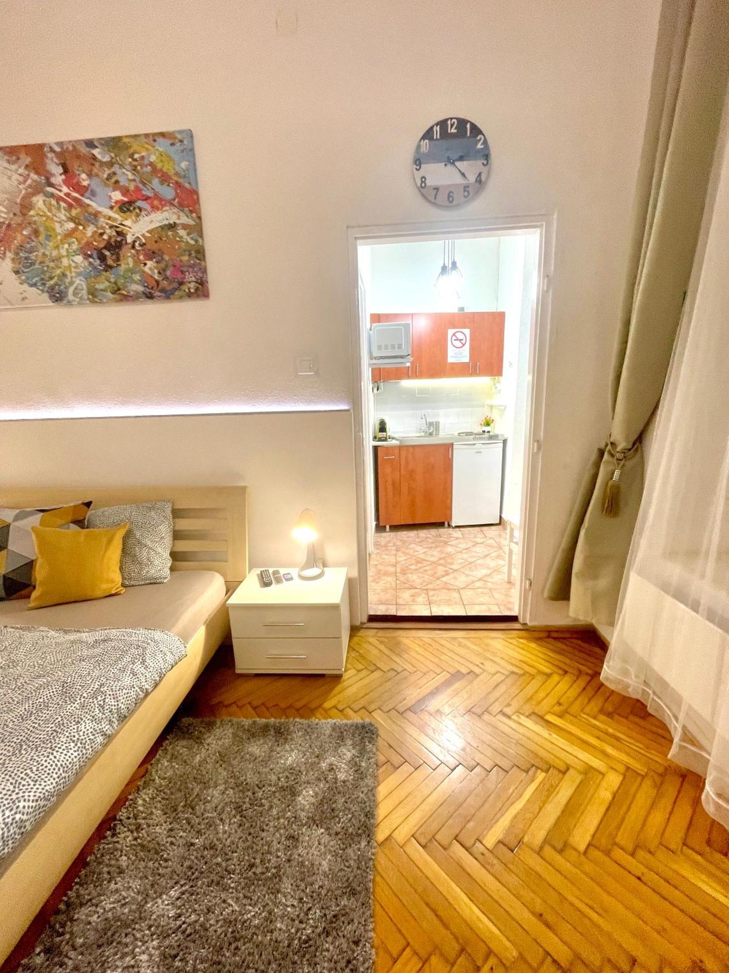 Small Cosy Apartment Near The Famous Westend City Center 布达佩斯 外观 照片