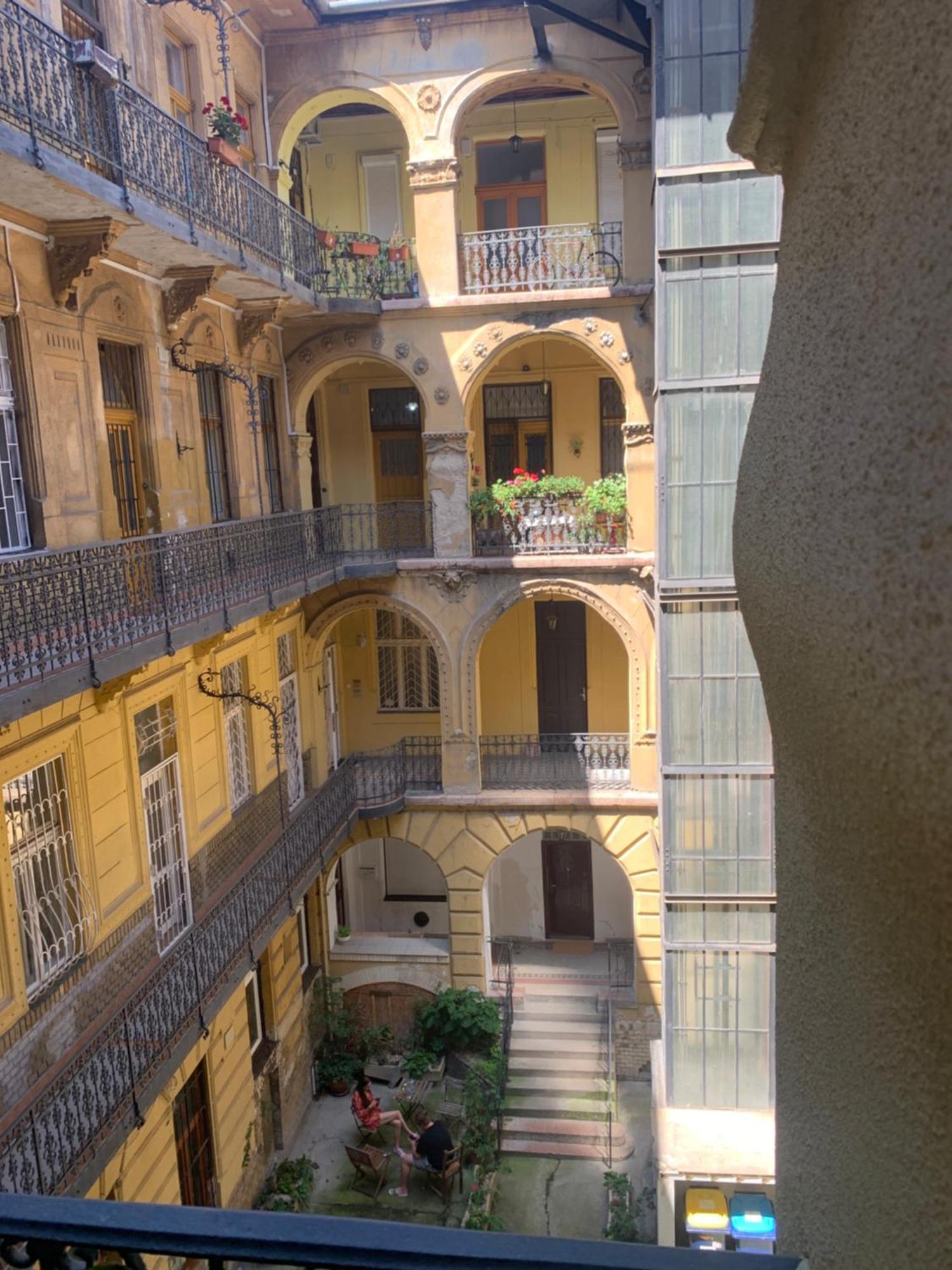 Small Cosy Apartment Near The Famous Westend City Center 布达佩斯 外观 照片