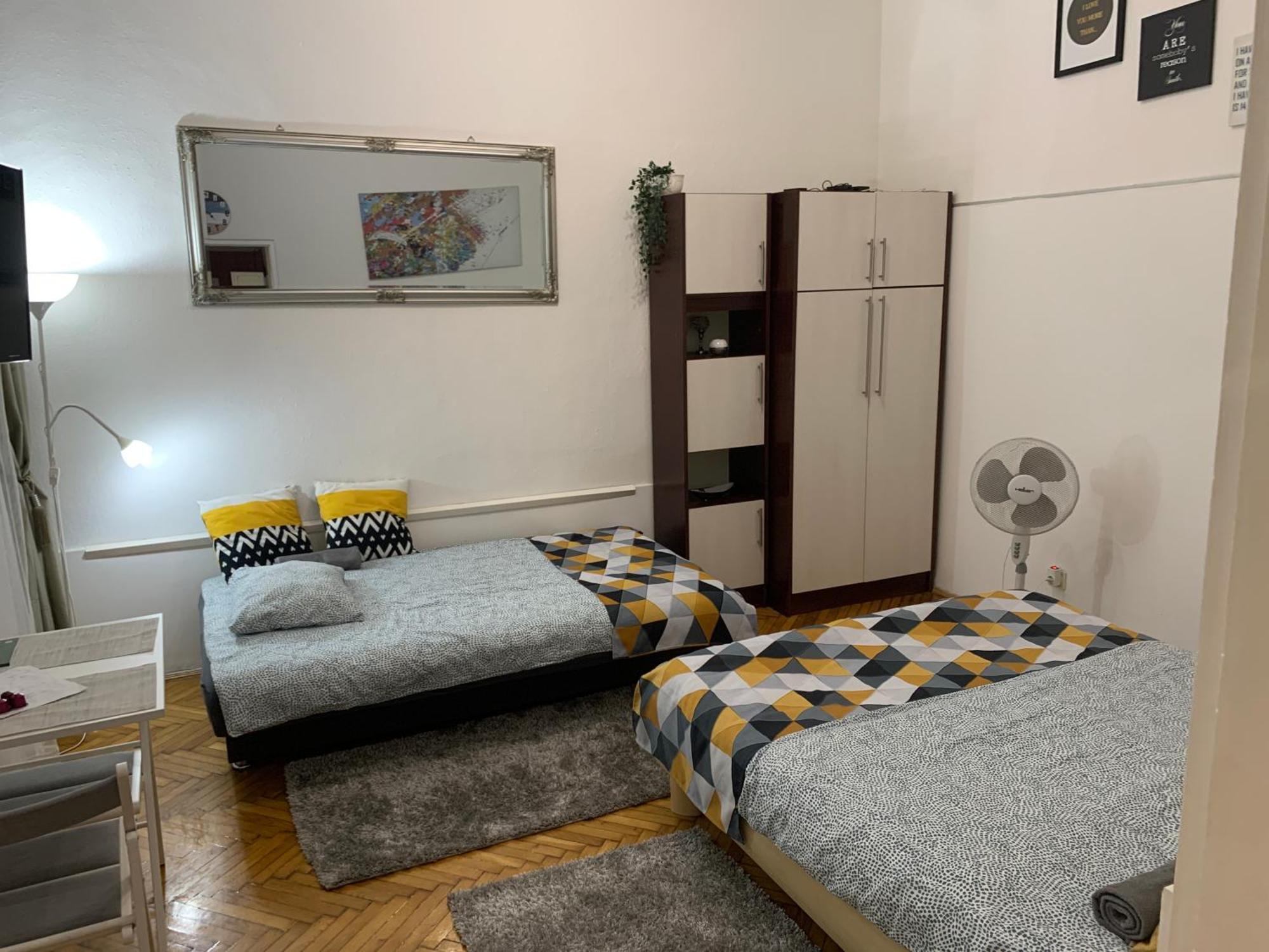 Small Cosy Apartment Near The Famous Westend City Center 布达佩斯 外观 照片